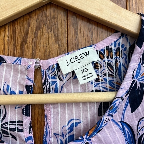 J.Crew | Lilac Floral Pintuck Flutter Sleeve Blouse Women's Small Cotton Top XS - Picture 7 of 9